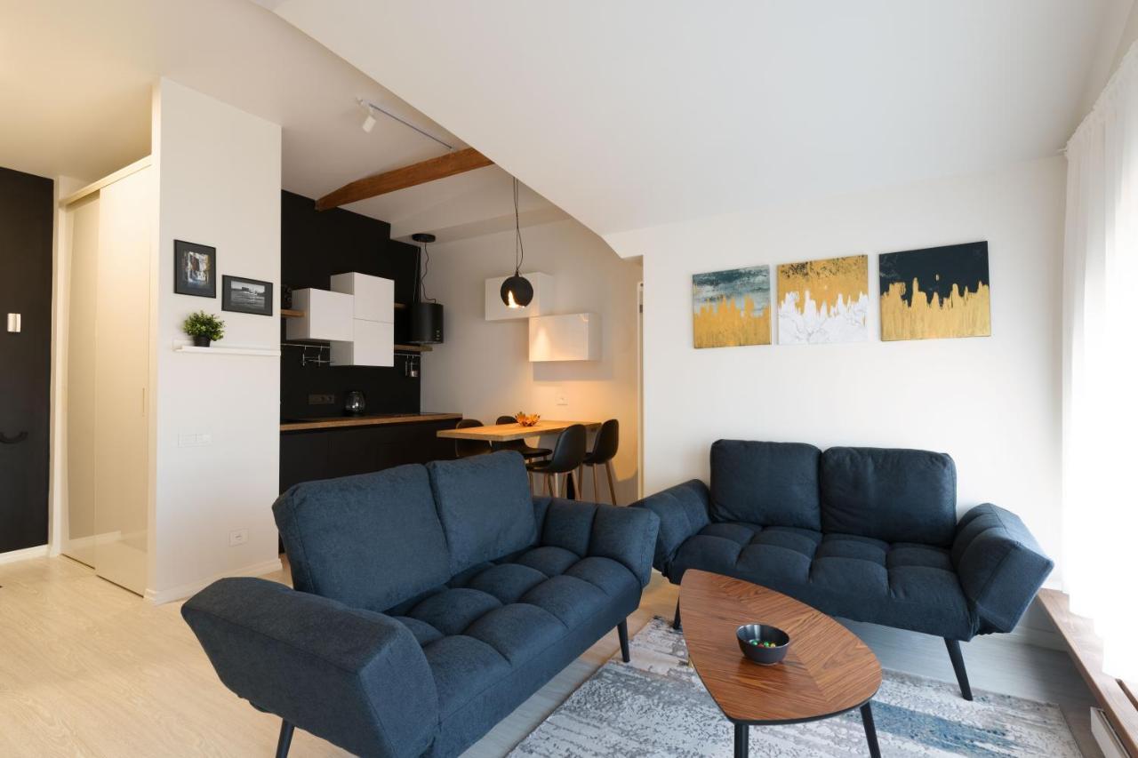 Apartamento Bright Attic Flat In The Centre Riga Exterior foto